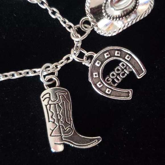 Cowgirl Necklace. Western Pistol Cowgirl Boots Cowgirl Hat Vaquero Vaquera Horse - Picture 11 of 17